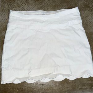 Crown & Ivy White Scalloped Mini Skirt